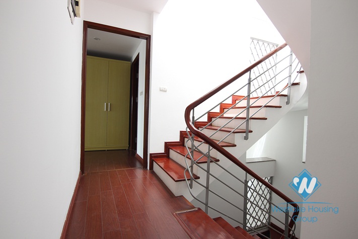 Lakeside house for rent in Tay Ho with amazing lake view 